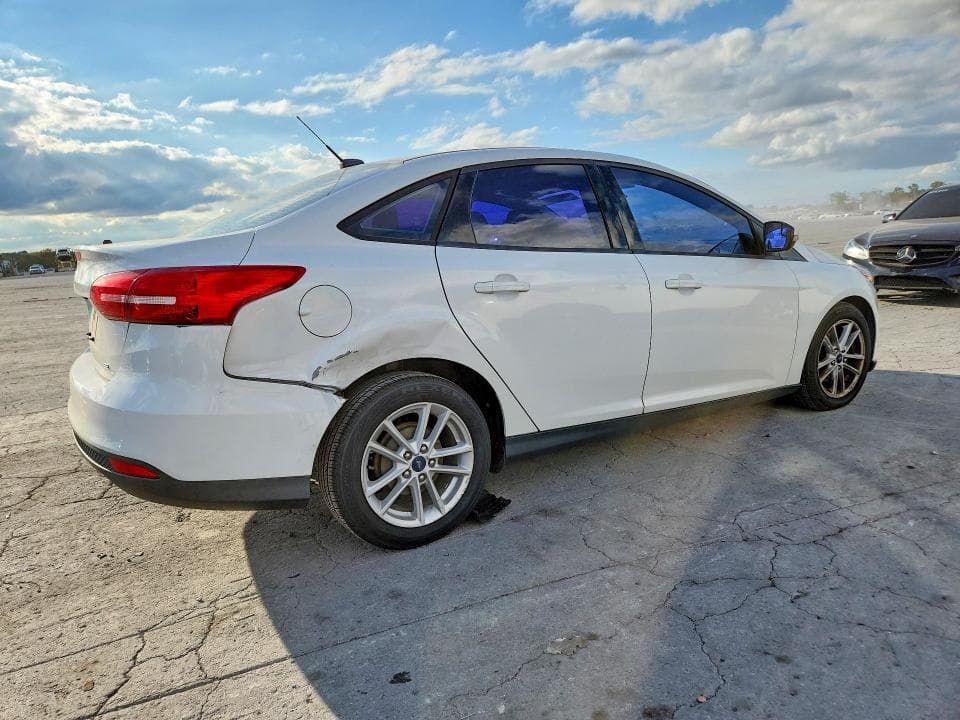 2017 FORD FOCUS SE 3
