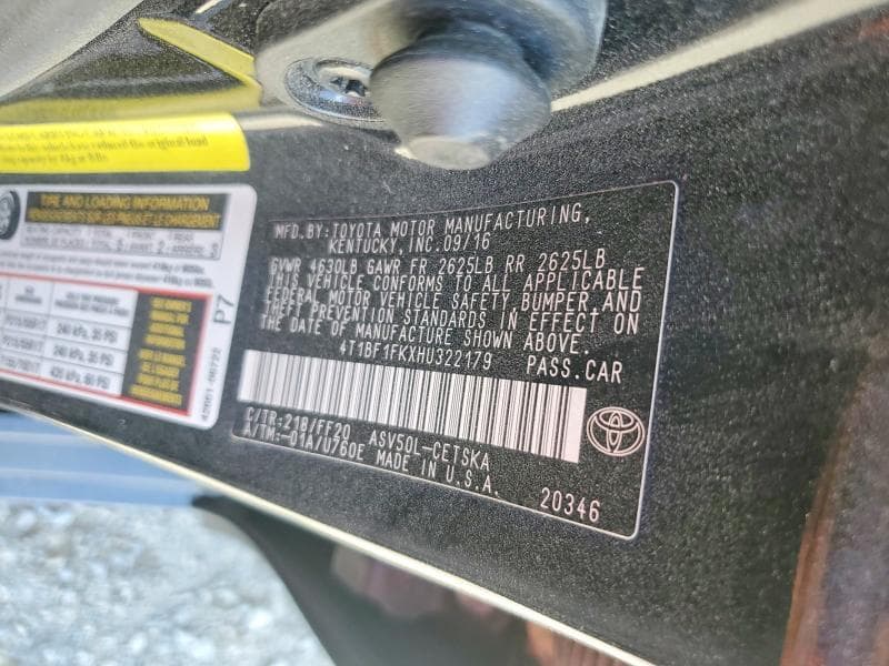 2017 TOYOTA CAMRY SE 12