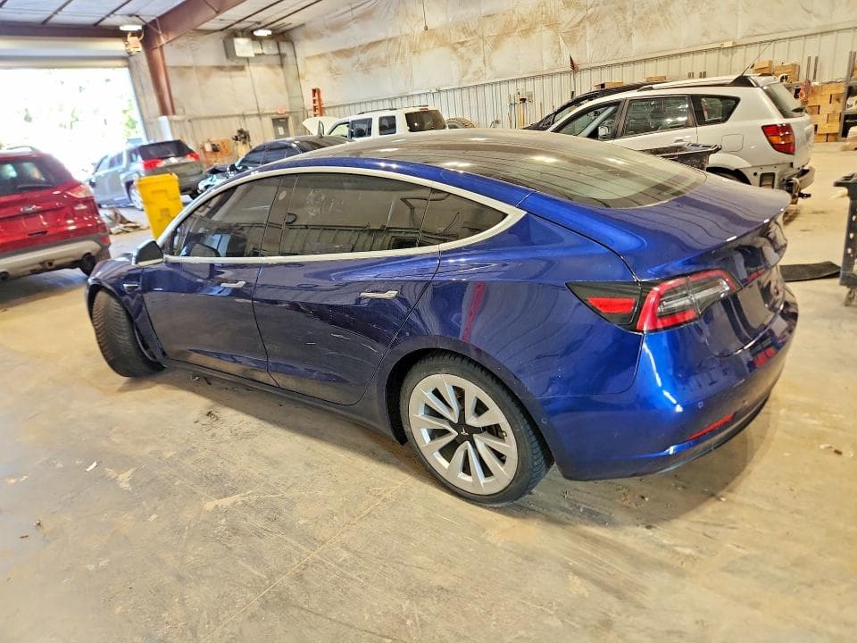 2018 TESLA MODEL 3 2