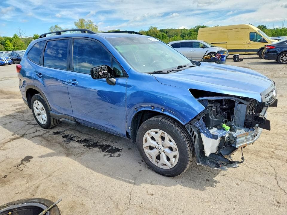 2022 SUBARU FORESTER 4