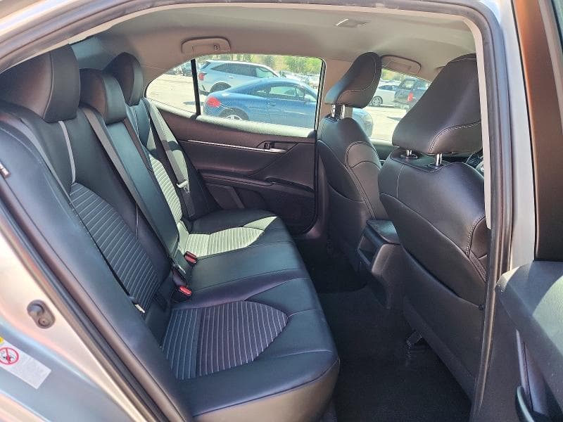 2018 TOYOTA CAMRY SE 10