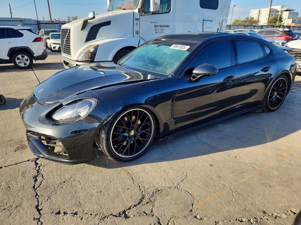 2017 PORSCHE PANAMERA 4S - 1