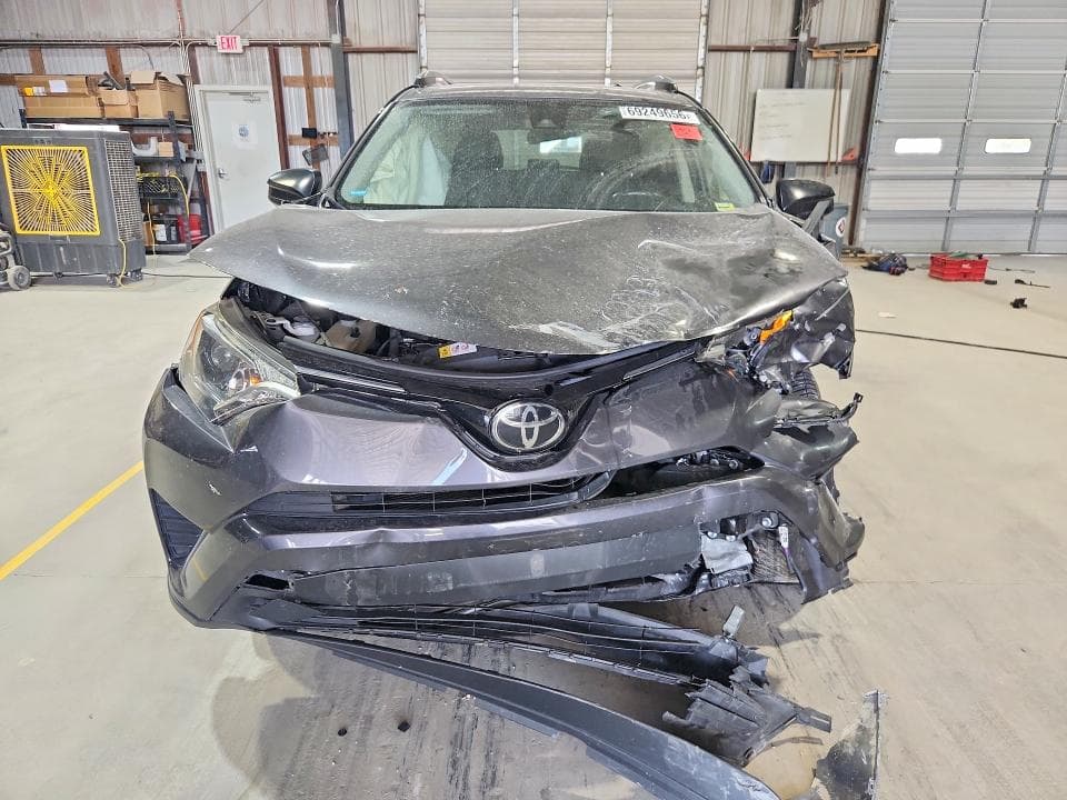 2017 TOYOTA RAV4 LE 5