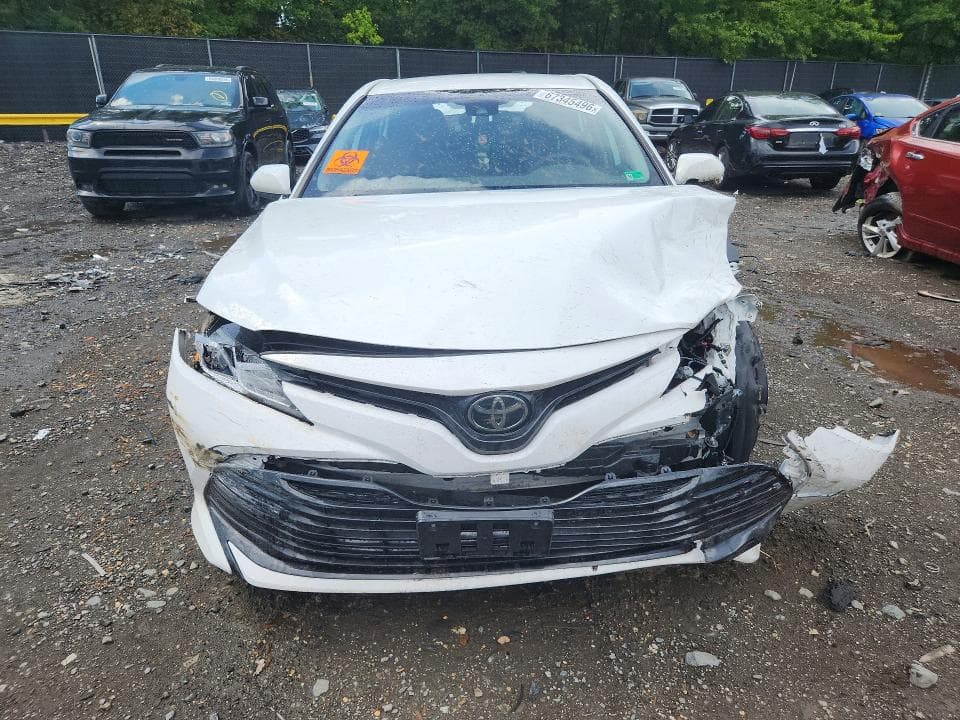 2019 TOYOTA CAMRY LE 5