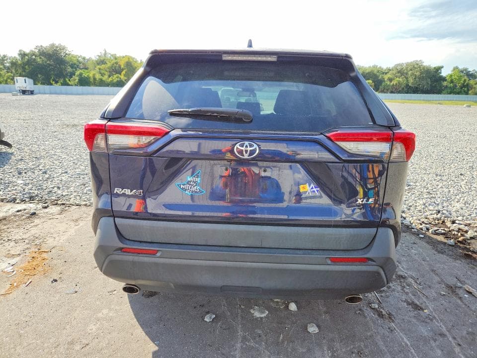2022 TOYOTA RAV4 XLE 6