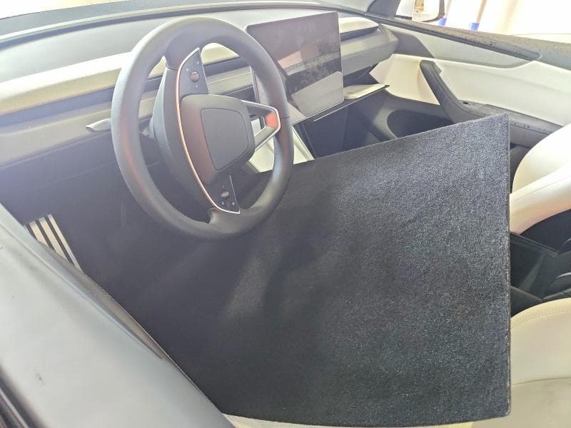 2026 TESLA MODEL Y 8