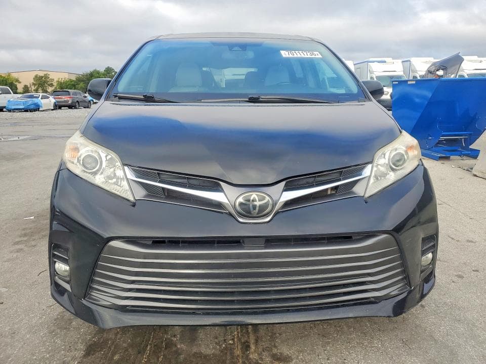 2019 TOYOTA SIENNA XLE 8-PASSENGER 5