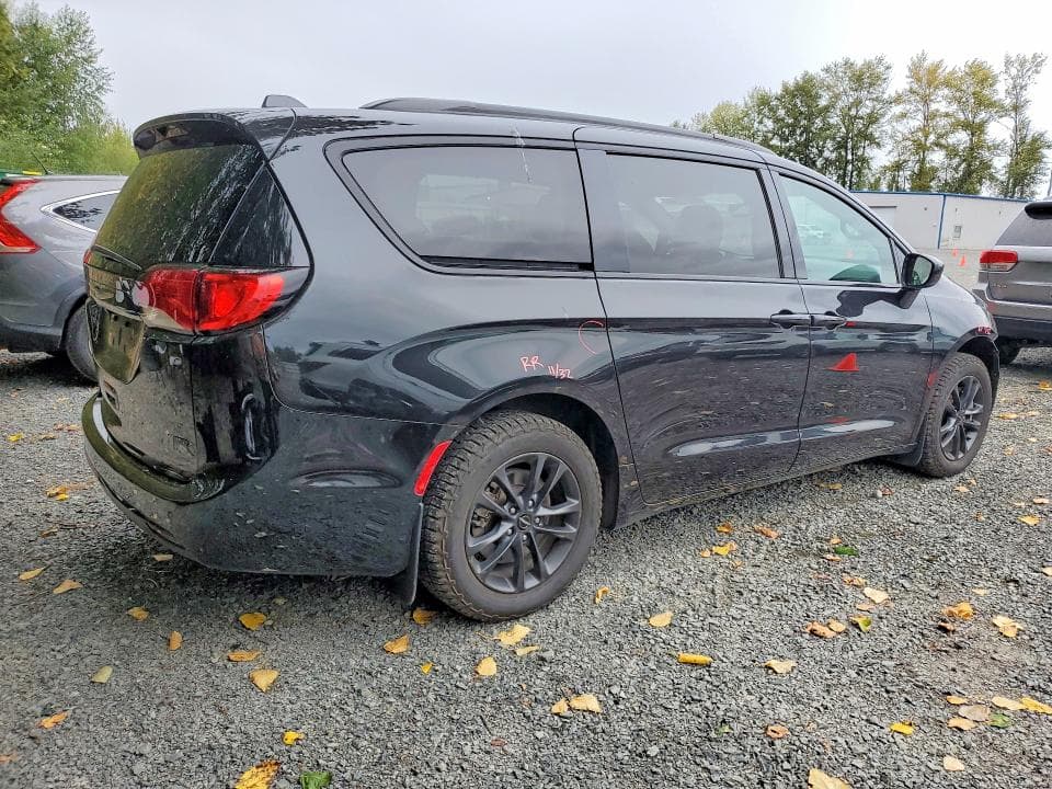 2020 CHRYSLER PACIFICA TOURING L 3