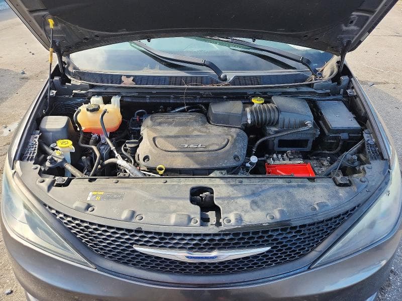 2018 CHRYSLER PACIFICA L 12