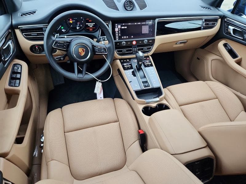 2026 PORSCHE MACAN BASE 8