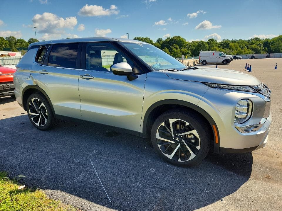 2024 MITSUBISHI OUTLANDER SE 4