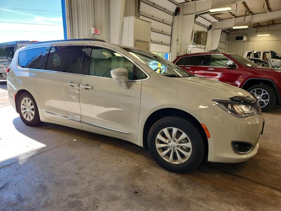 2017 CHRYSLER PACIFICA TOURING L 4