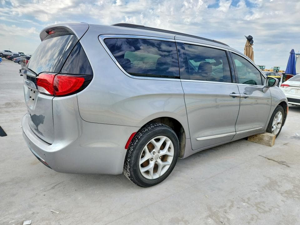 2017 CHRYSLER PACIFICA TOURING L 3