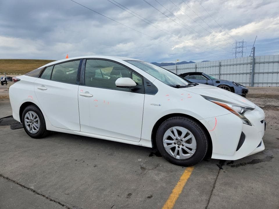 2017 TOYOTA PRIUS TWO 4