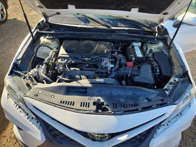 2020 TOYOTA CAMRY SE 11