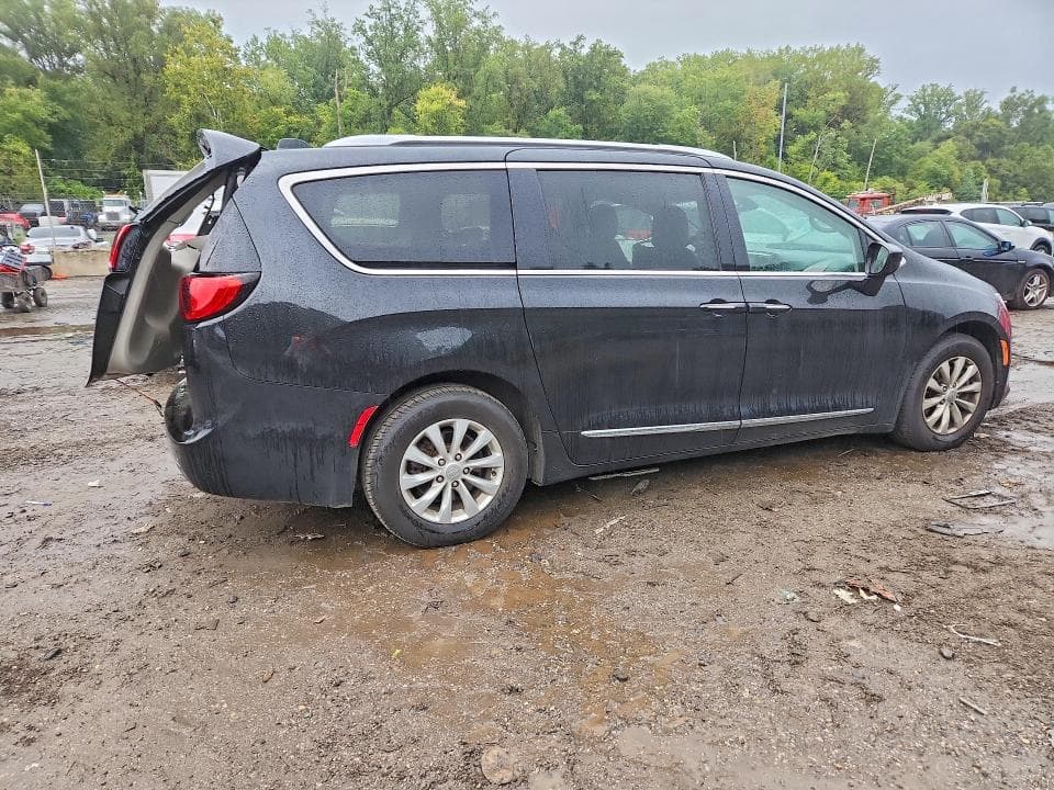2018 CHRYSLER PACIFICA TOURING L 3