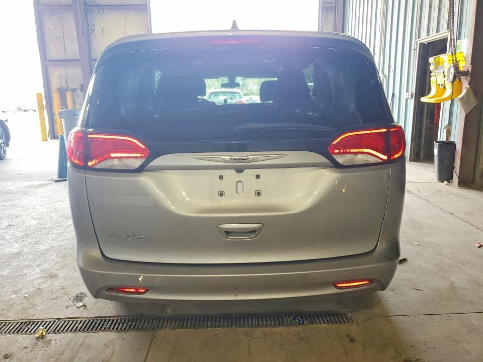 2021 CHRYSLER VOYAGER LX 6