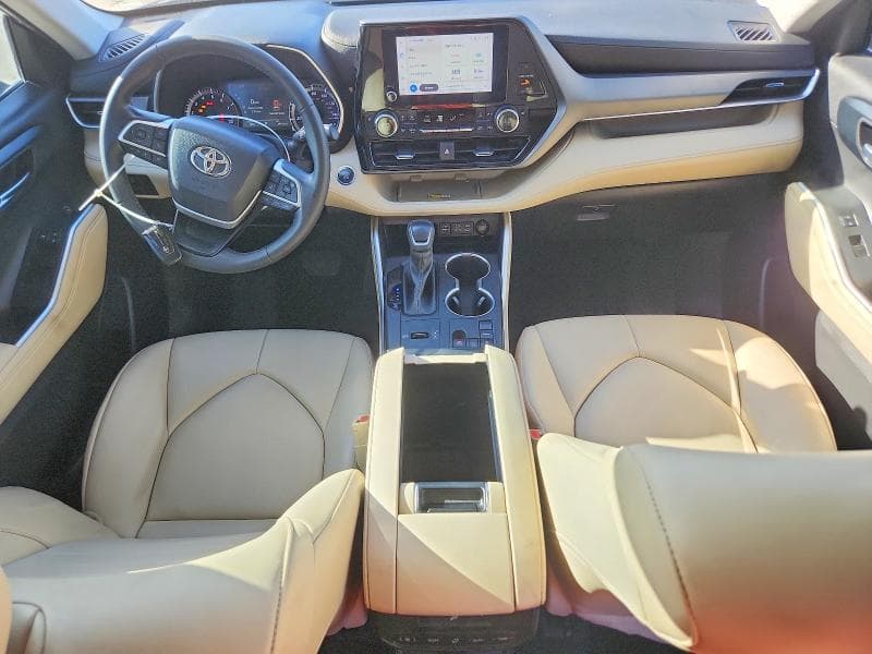 2023 TOYOTA HIGHLANDER XLE 8