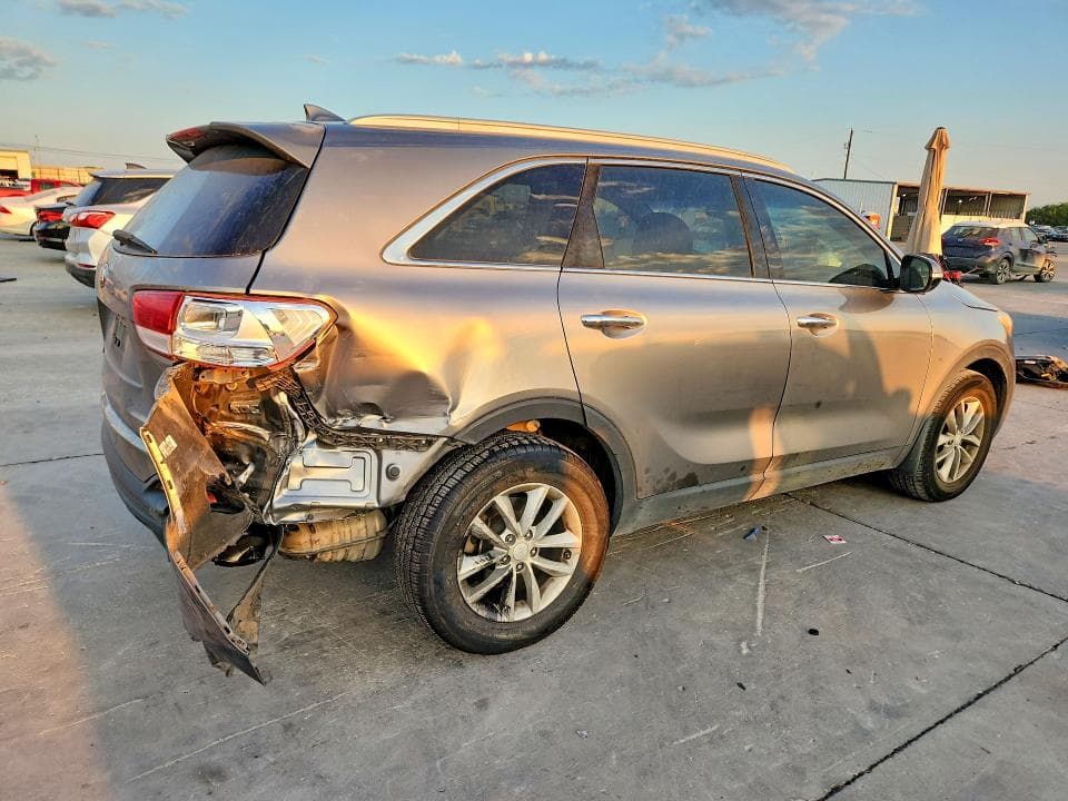 2018 KIA SORENTO LX 3