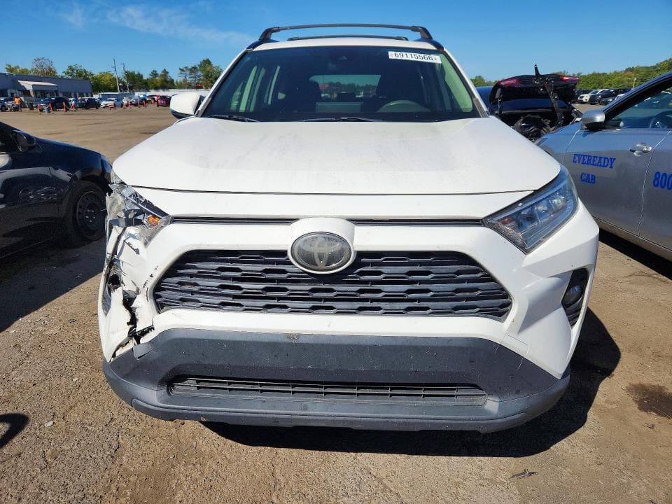 2020 TOYOTA RAV4 XLE 5