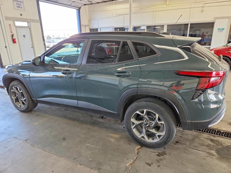 2025 CHEVROLET TRAX 1LT 2