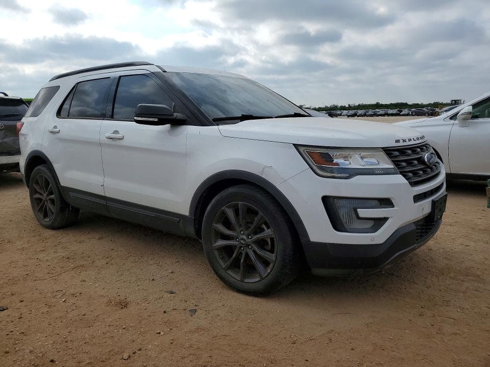 2017 FORD EXPLORER XLT 4