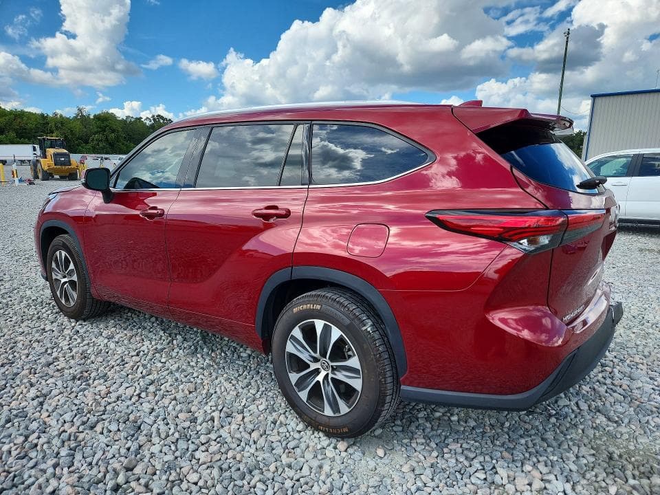 2021 TOYOTA HIGHLANDER XLE 2