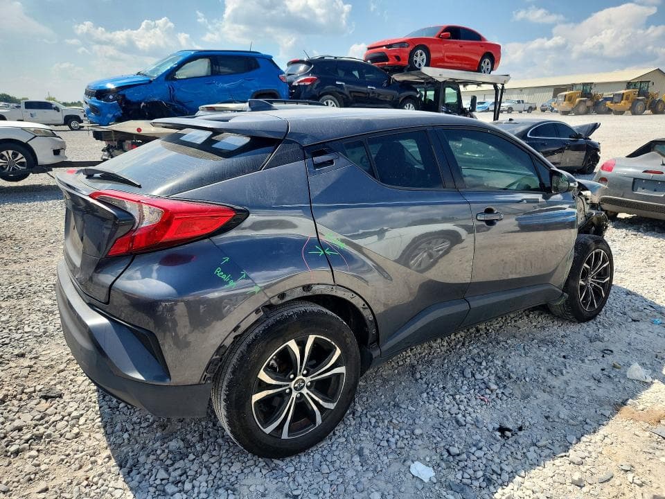 2020 TOYOTA C-HR LE 3