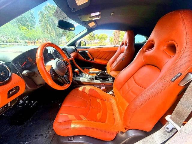 2017 NISSAN GT-R PREMIUM 9