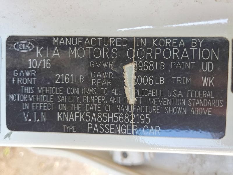 2017 KIA FORTE5 LX 12