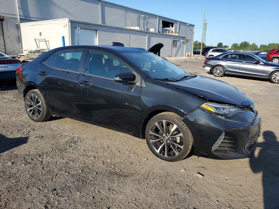 2017 TOYOTA COROLLA SE 4