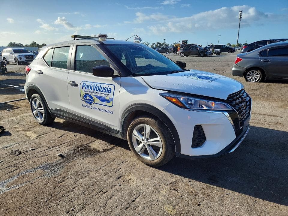 2024 NISSAN KICKS S 4