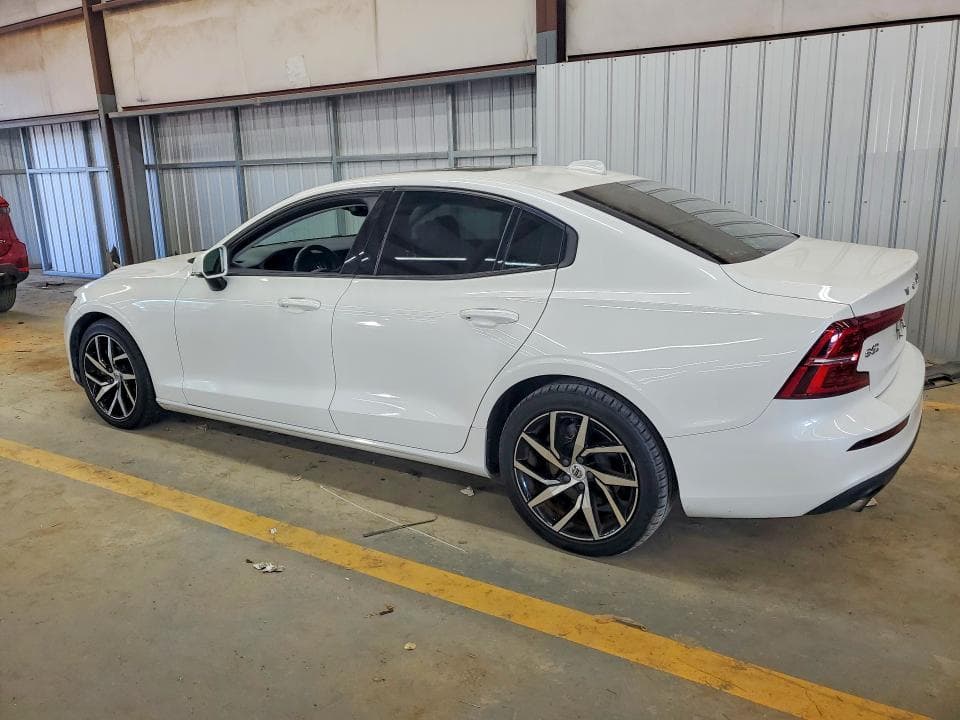 2020 VOLVO S60 T5 MOMENTUM 2