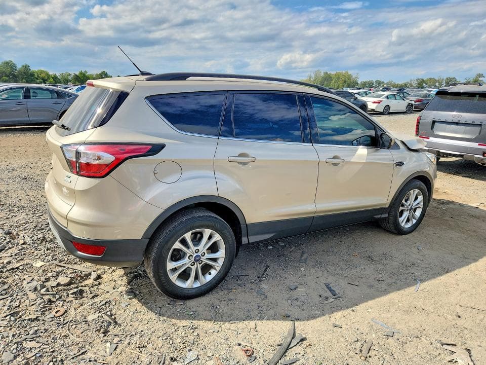 2017 FORD ESCAPE SE 3