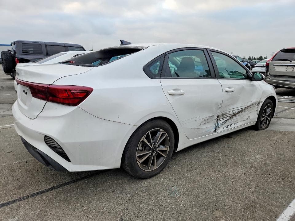 2023 KIA FORTE LXS 3