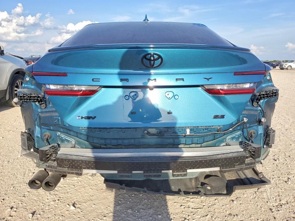 2025 TOYOTA CAMRY SE 6