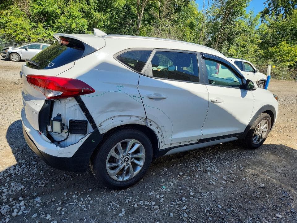 2017 HYUNDAI TUCSON SE PLUS 3