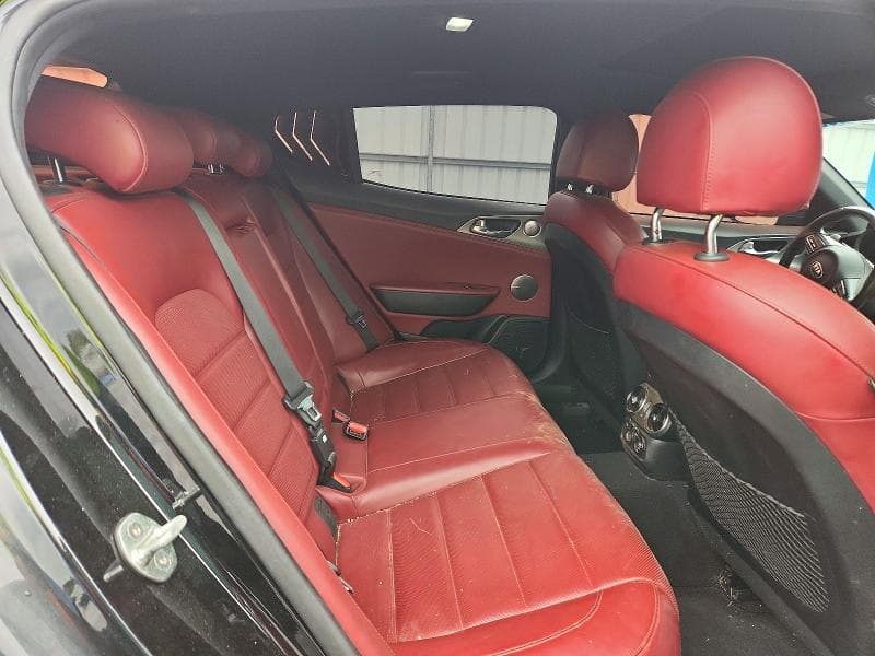2018 KIA STINGER GT2 10