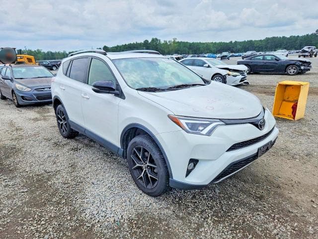 2017 TOYOTA RAV4 SE 4
