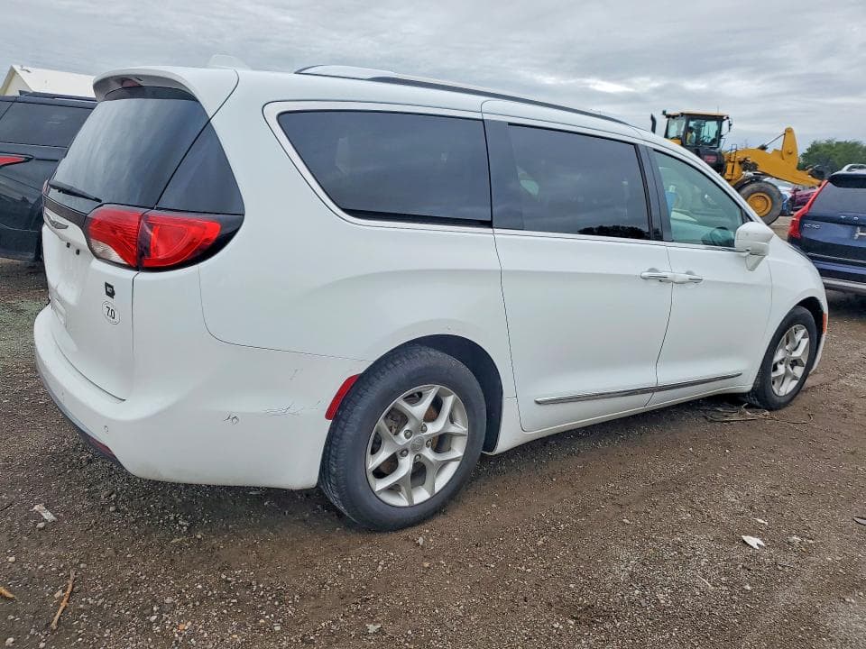 2020 CHRYSLER PACIFICA TOURING L 3