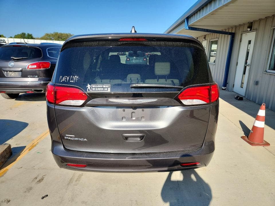 2017 CHRYSLER PACIFICA TOURING 6