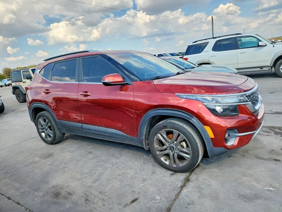 2021 KIA SELTOS S 4