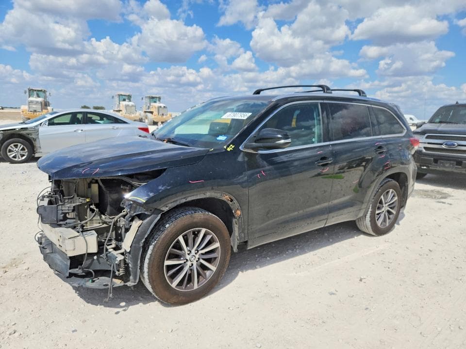 2018 TOYOTA HIGHLANDER XLE - 1