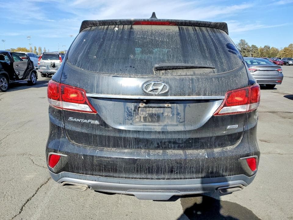 2017 HYUNDAI SANTA FE SE 6