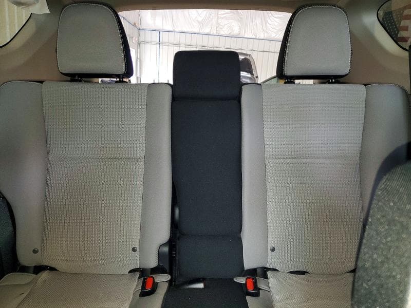 2017 TOYOTA RAV4 XLE 10