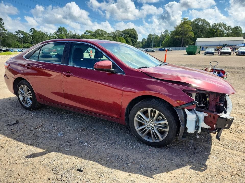 2017 TOYOTA CAMRY SE 4