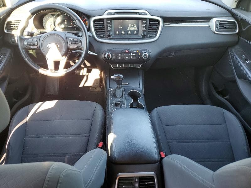 2017 KIA SORENTO LX V6 8
