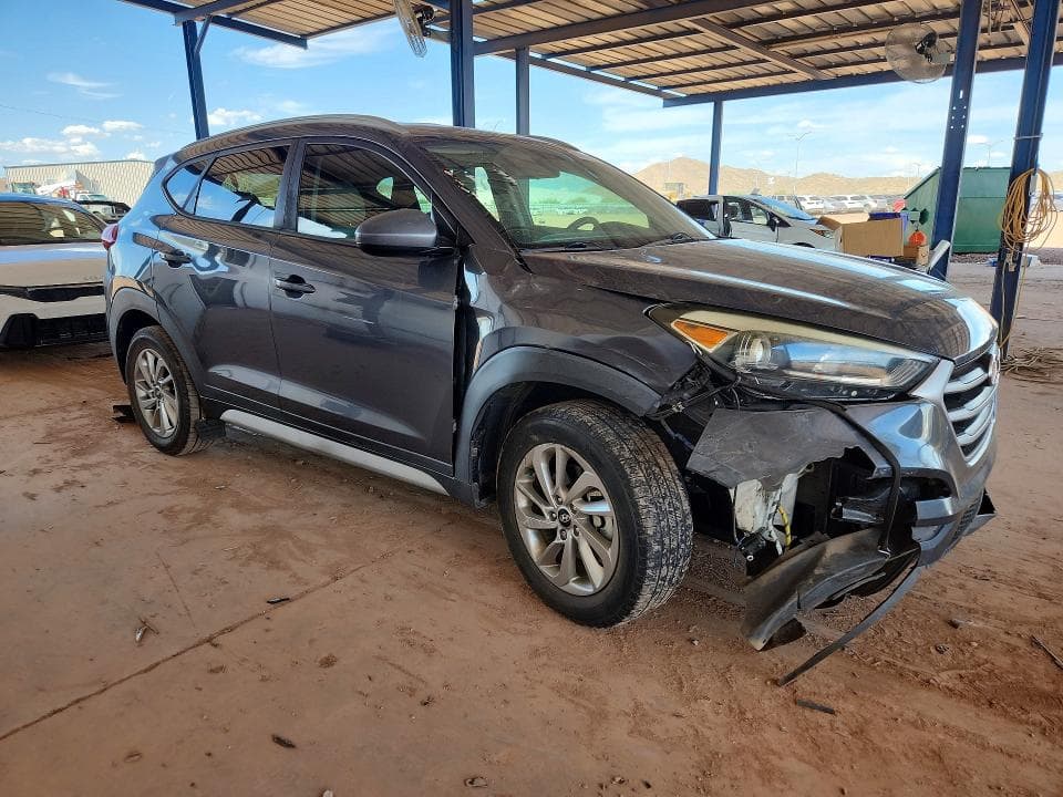 2017 HYUNDAI TUCSON SE 4