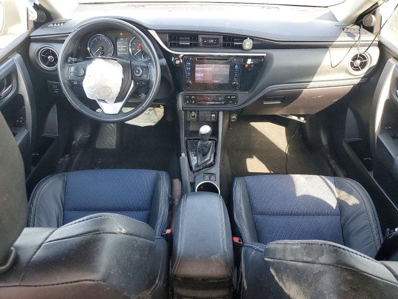 2017 TOYOTA COROLLA SE 8