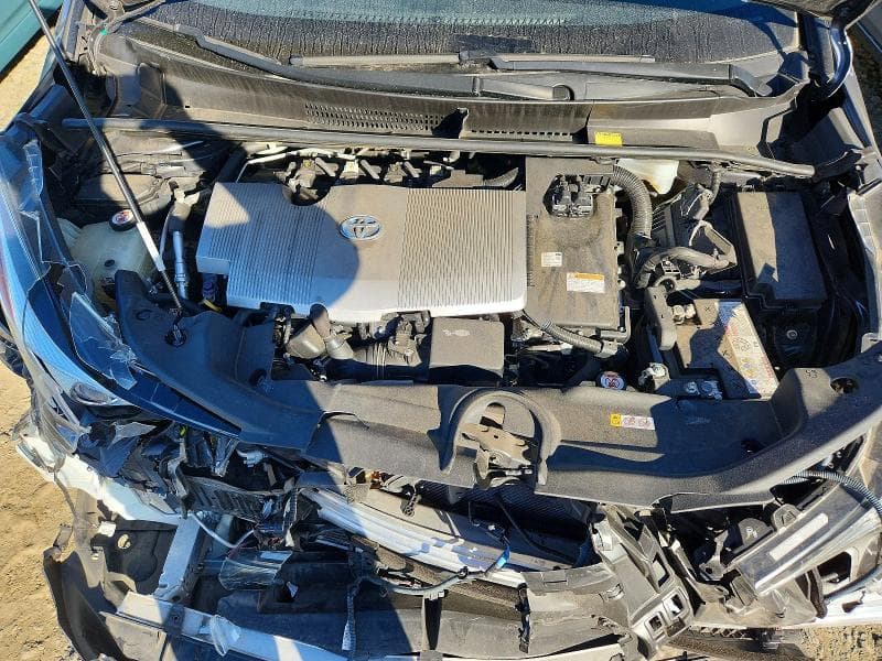 2017 TOYOTA PRIUS THREE TOURING 11